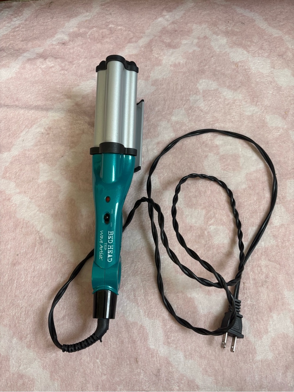 Bed Head Wave Artist Triple Barrel Waver - Teal